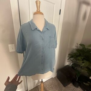 Light Blue Lyocell Button-Up Shirt NWT XL l. Stitchfix Threads for Thought denim